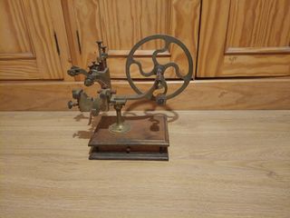 Máquina de arrondir antigua