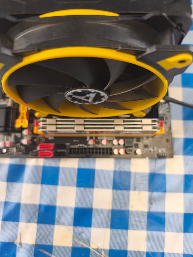 Placa base PC + ventilador