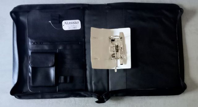 Bolsa Carteira em Couro Sintético Preto