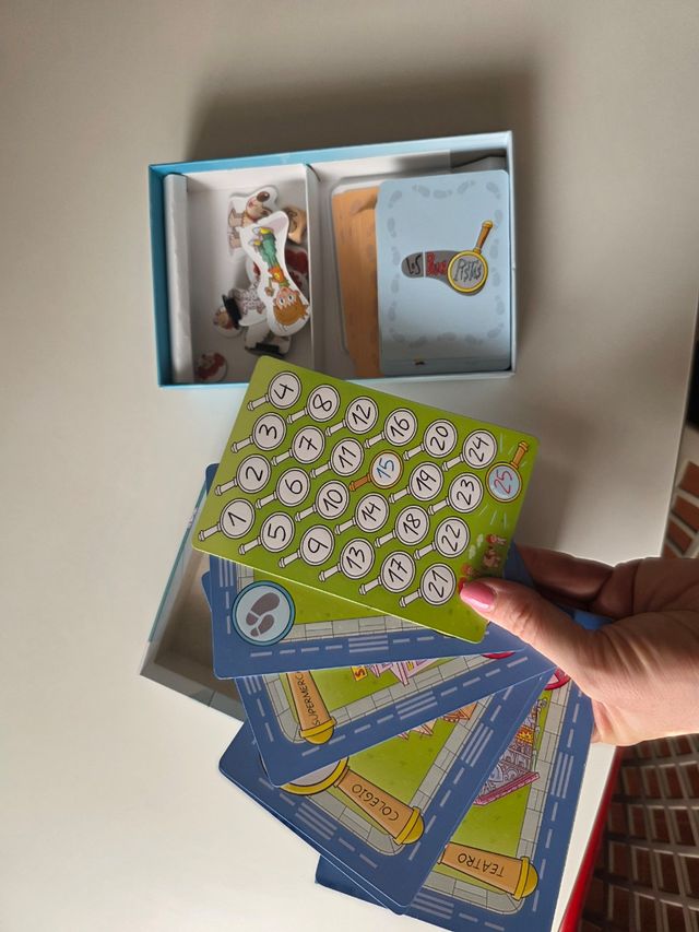 Los Busca Pistas: Juego de Misterios