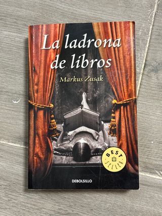 La ladrona de libros / The Book Thief (Spanish ...