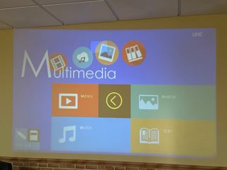 Proyector UNIC - HD Ready