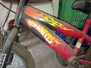 Bicicleta original Hot Wheels de 16 pulgadas