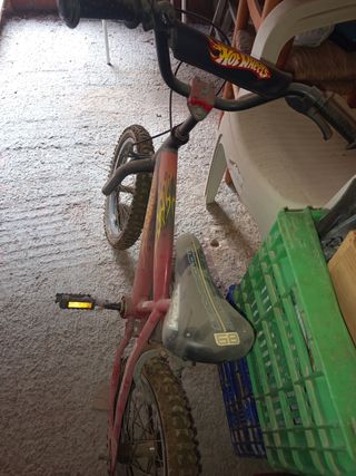 Bicicleta original Hot Wheels de 16 pulgadas