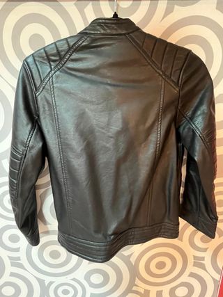 Chaqueta negra de cuero niño