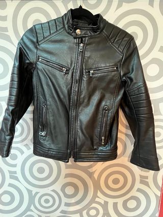 Chaqueta negra de cuero niño