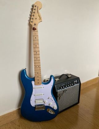 Guitarra Squier Stratocaster Affinity HSS