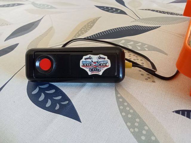 Juegos vintage Pokémon y Moto Ratones