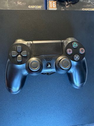 PS4 Slim 500GB + 2 juegos