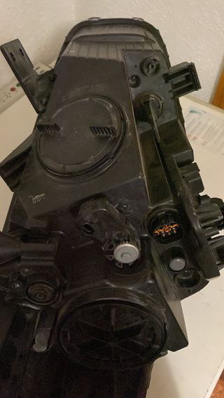 Faro Kia Carens Izquierdo