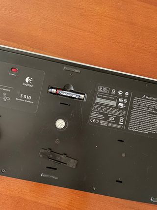 Teclado Logitech + ratón sin apenas uso