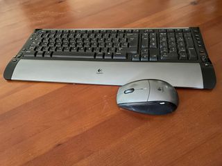 Teclado Logitech + ratón sin apenas uso