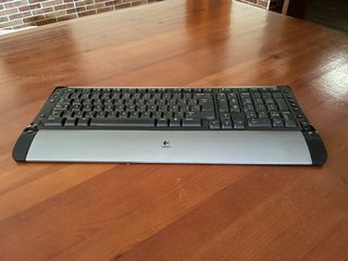 Teclado Logitech + ratón sin apenas uso