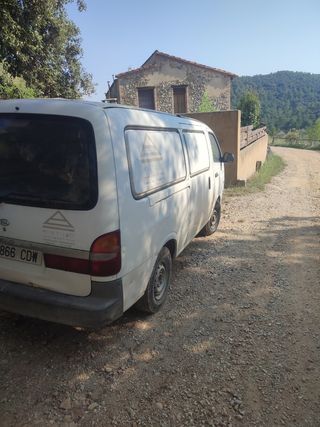 KIA Pregio 2003