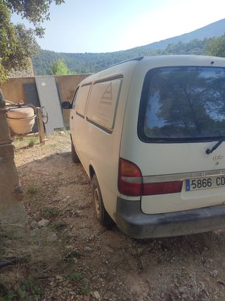 KIA Pregio 2003