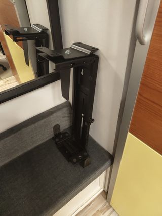 Soporte torre PC - Escritorio