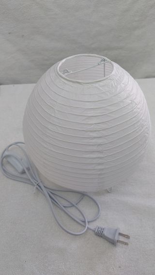 Lampara de papel blanca