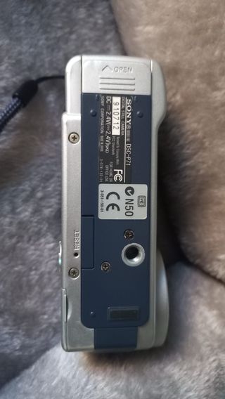 Sony Cyber-shot DSC-P71 - Cámara 3.2MP