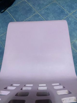 Silla giratoria morada