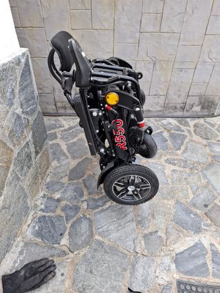 Silla ruedas eléctrica plegable R550