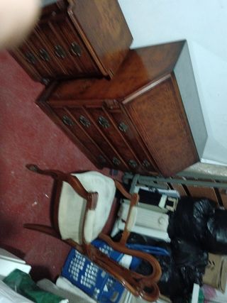 Escritorio antiguo de madera