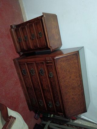 Escritorio antiguo de madera