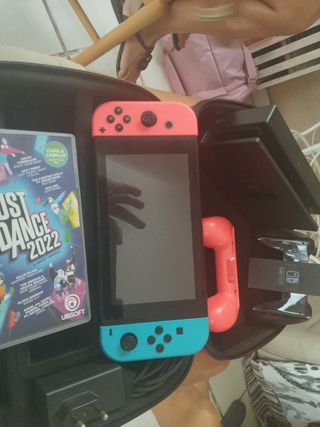 Nintendo Switch - Roja y Azul