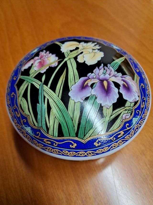 Caja ceramica japonesa pintada a mano