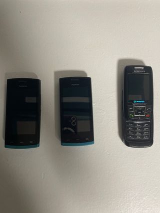 3 TELÉFONOS MÓVILES ANTIGUOS