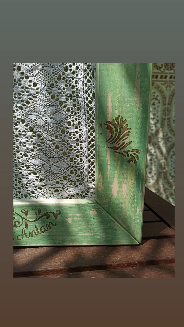 Pequeño armario de pared