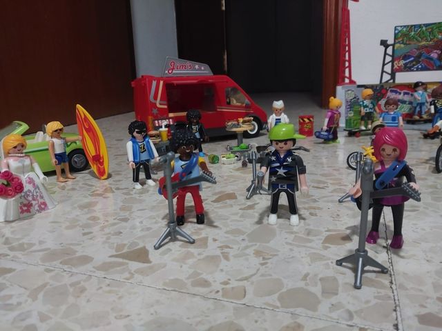 Playmobil Skatepark, puesto perritos, personaje...