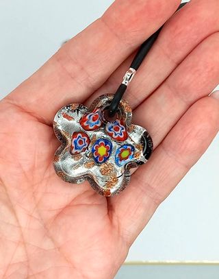 Colgante artesanal de vidrio