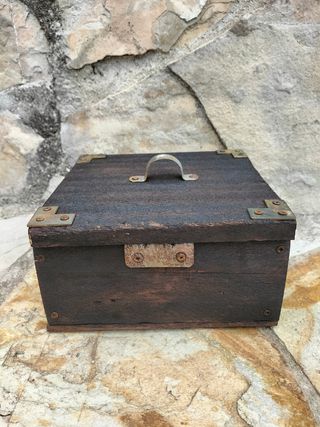 CAJA DE MADERA ARTESANAL RÚSTICA
