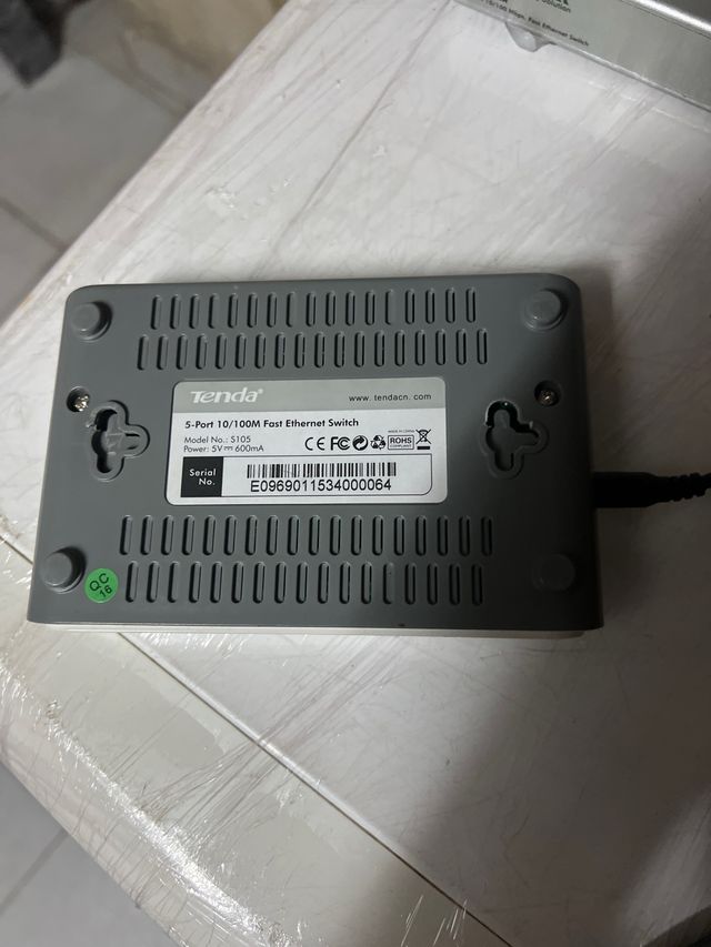 Router Tenda 5 puertos - Conexión estable
