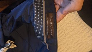 Traje azul con cuadros suaves. 