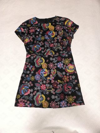 Vestido corto flores multicolor