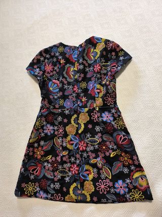 Vestido corto flores multicolor
