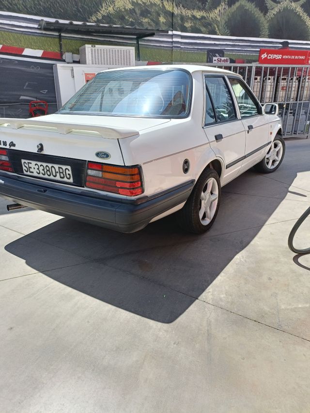 Ford Orión 1.6 ghia