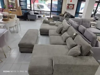 Sofá chaise longue gris + puff
