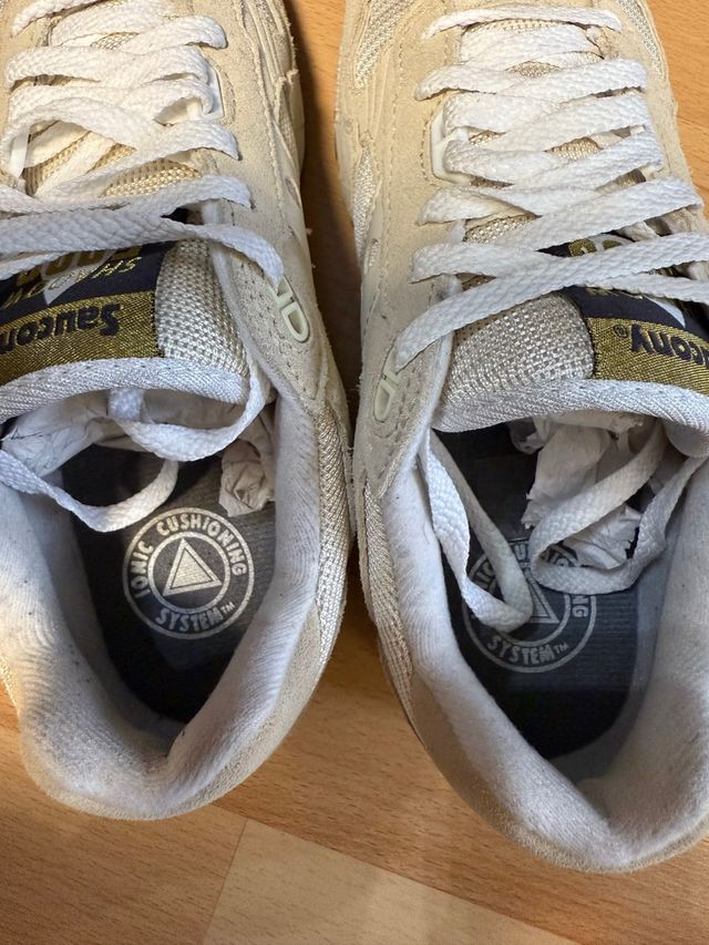 Zapatillas Saucony Shadow beige