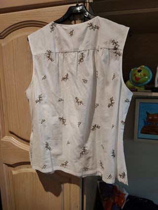 Blusa Cortefiel blanca sin mangas