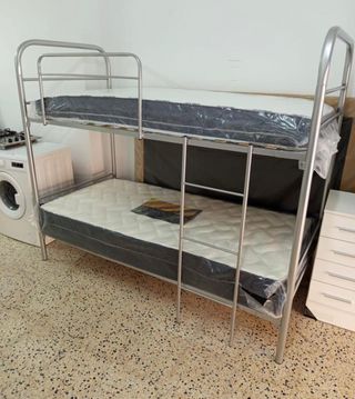 Litera de  90x190 Color Gris + 2 colchones NUEVOS