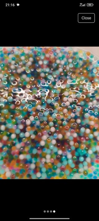 Bolinhas de água coloridas