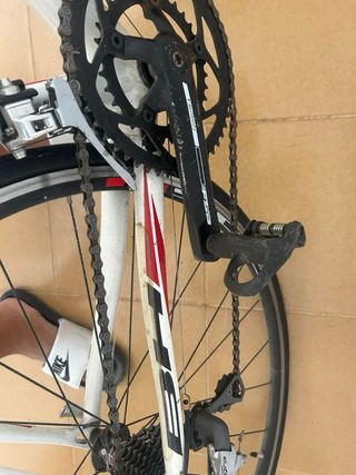 OPORTUNIDAD ÚNICA
Bicicleta carretera BH carbono