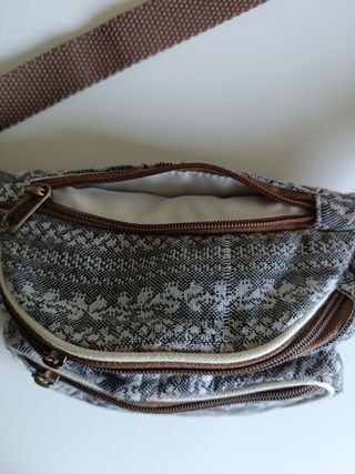 Riñonera Claire's marrón-gris