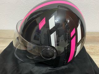 Casco moto: diseño moderno