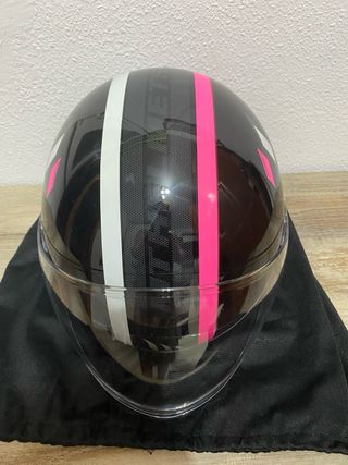 Casco moto: diseño moderno