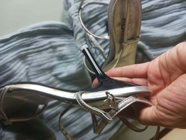 Sandalias tacón plata Kbr