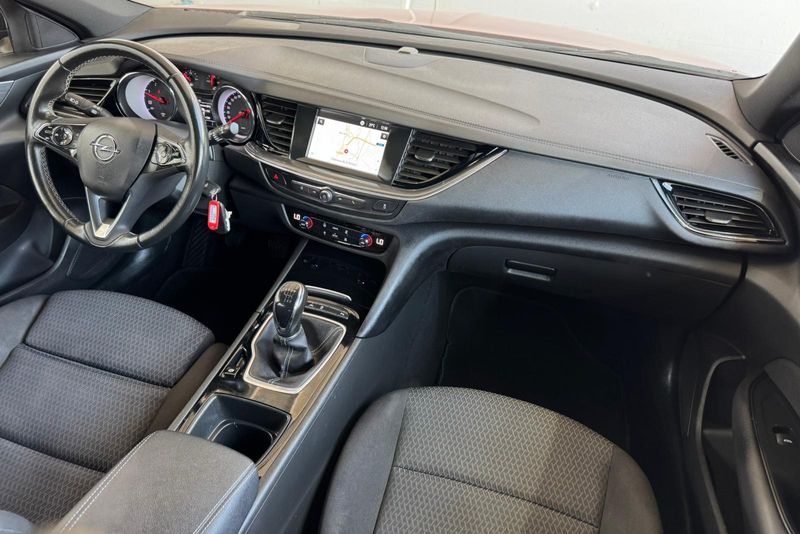 Opel Insignia 2021, foto 31