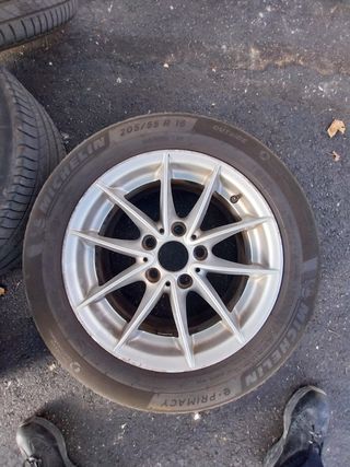 Llantas BMW 16" - 4 unidades neumáticos seminuevos